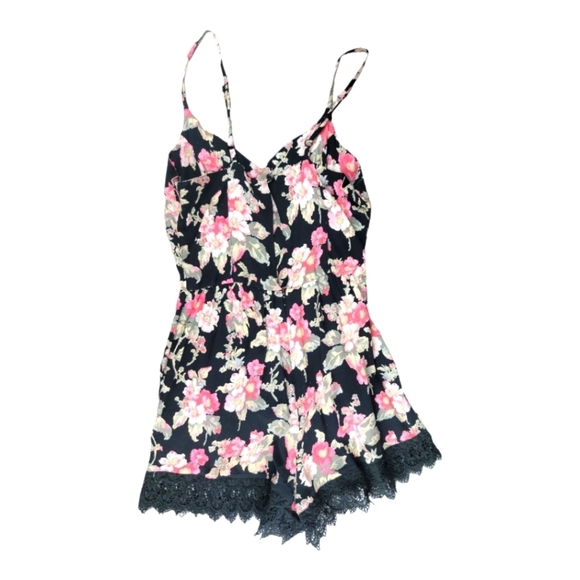 *NWOT* TOPSHOP Pink Floral adjustable spaghetti straps mini romper - Picture 1 of 12